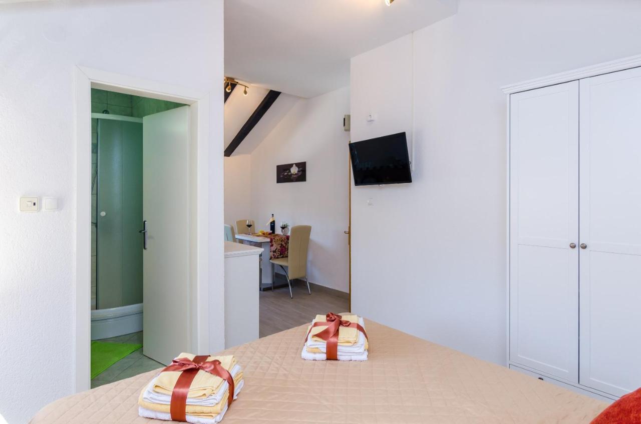 Apartments Melany 슬라노 외부 사진